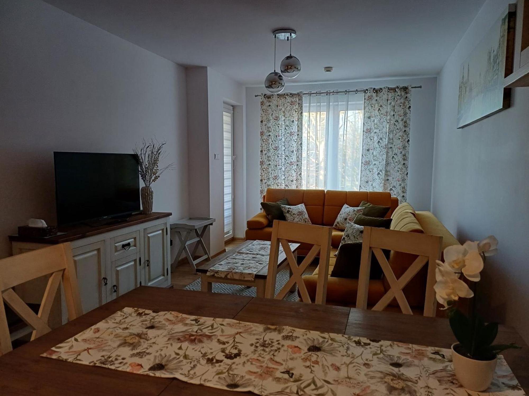 Spring & Summer Apartments Polanki Park 코워브제크 외부 사진